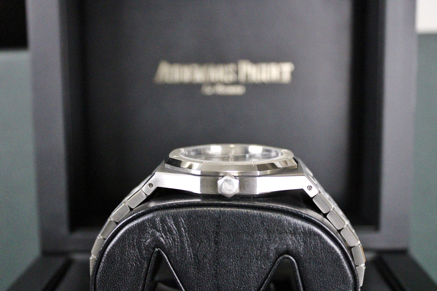 Audemars Piguet Royal Oak 15400ST · Blue Dial · Stainless Steel · 41mm · 2017 · Excellent Condition · Box + Booklet · No Papers