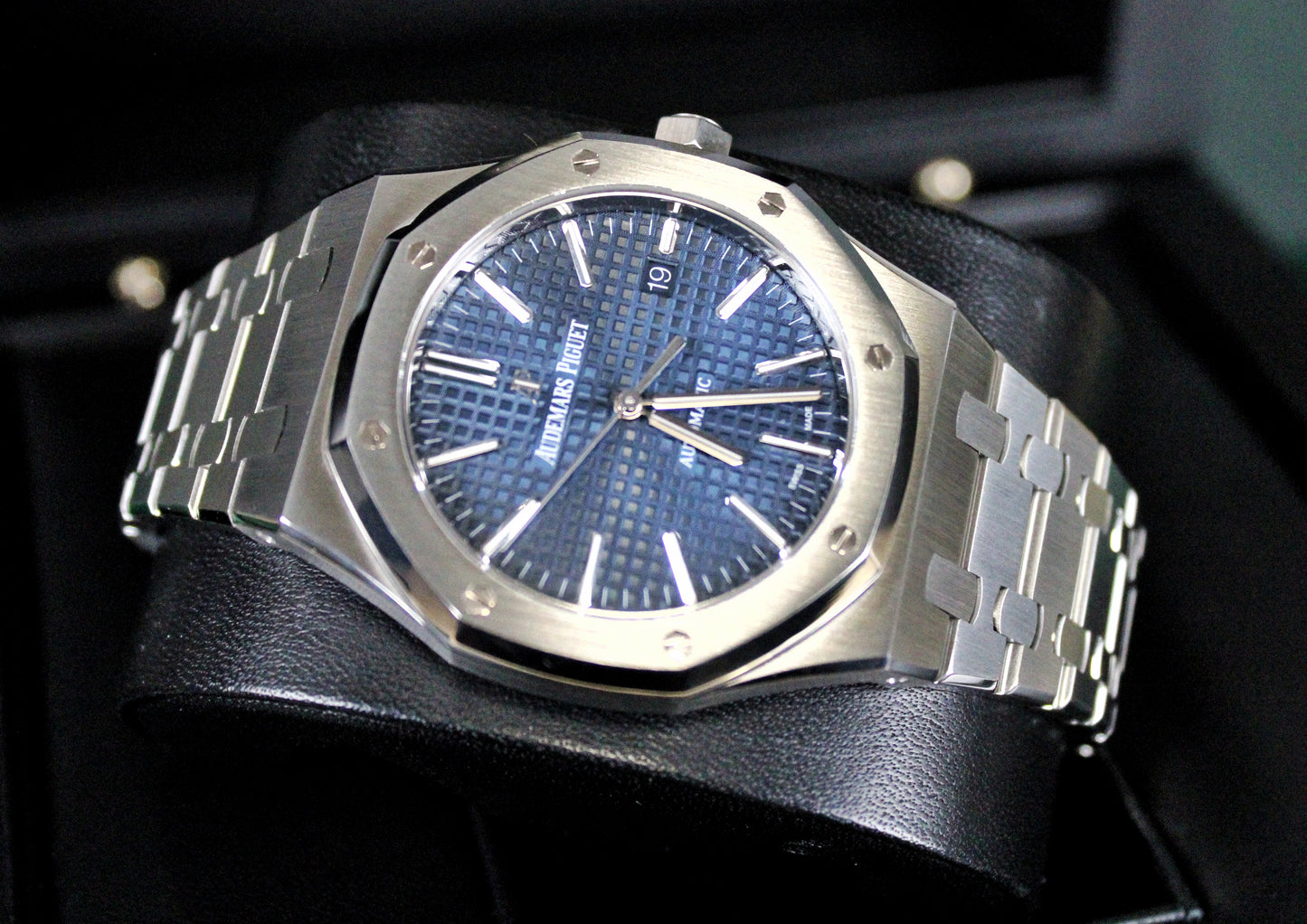 Audemars Piguet Royal Oak 15400ST · Blue Dial · Stainless Steel · 41mm · 2017 · Excellent Condition · Box + Booklet · No Papers