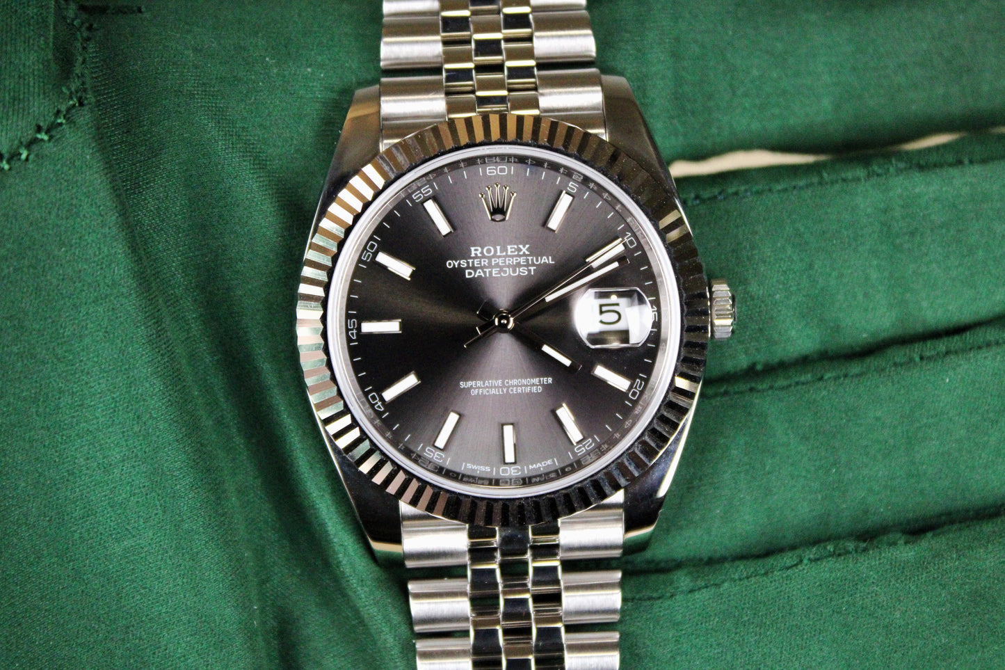 Rolex Datejust 41 126334 · Rhodium Dial · White Gold Fluted Bezel · Jubilee · 41mm