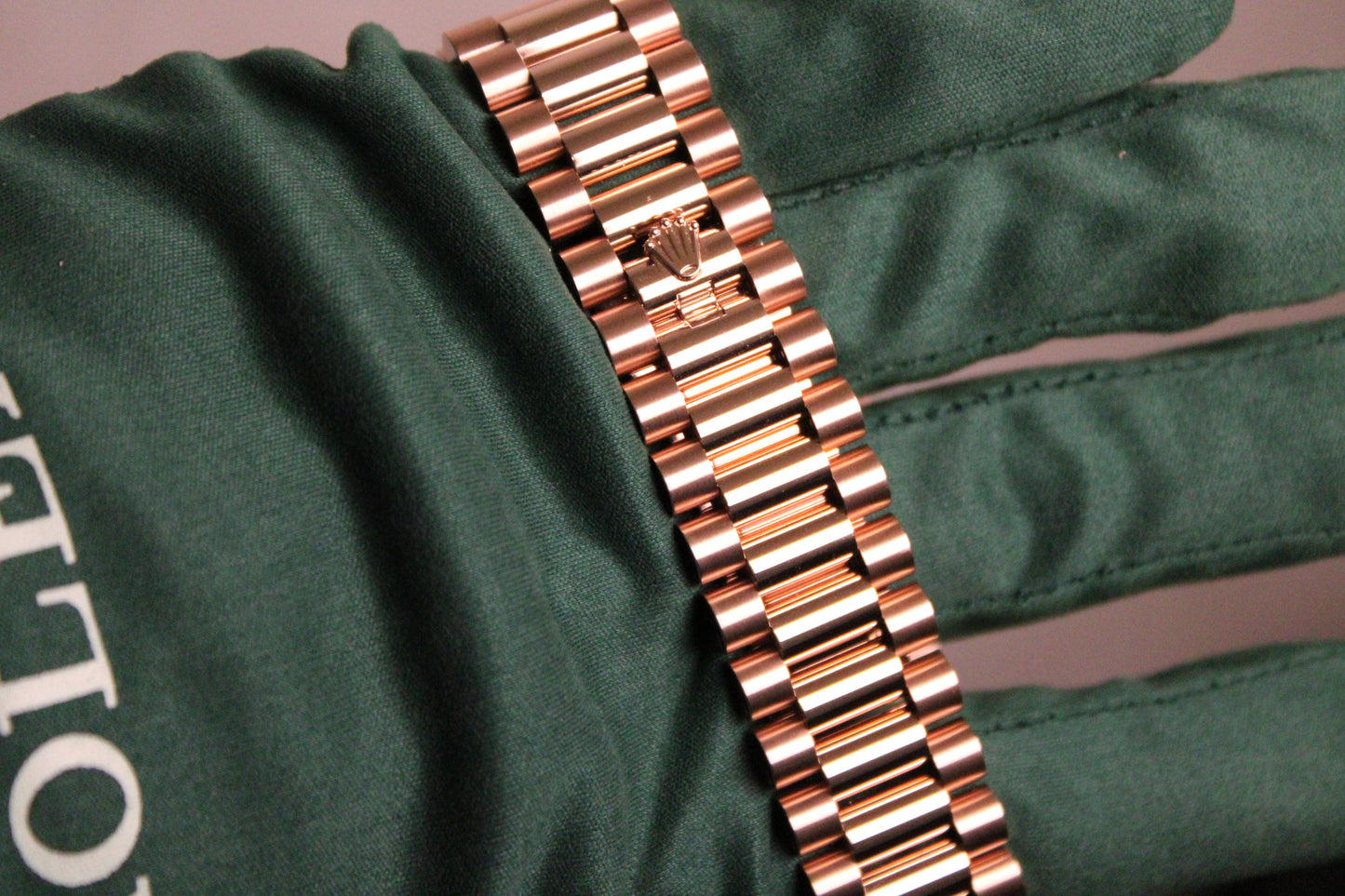 Rolex Day-Date 40 228235 · Everose · Chocolate Dial · Fluted Bezel · Full Set 2024 · Mint Condition