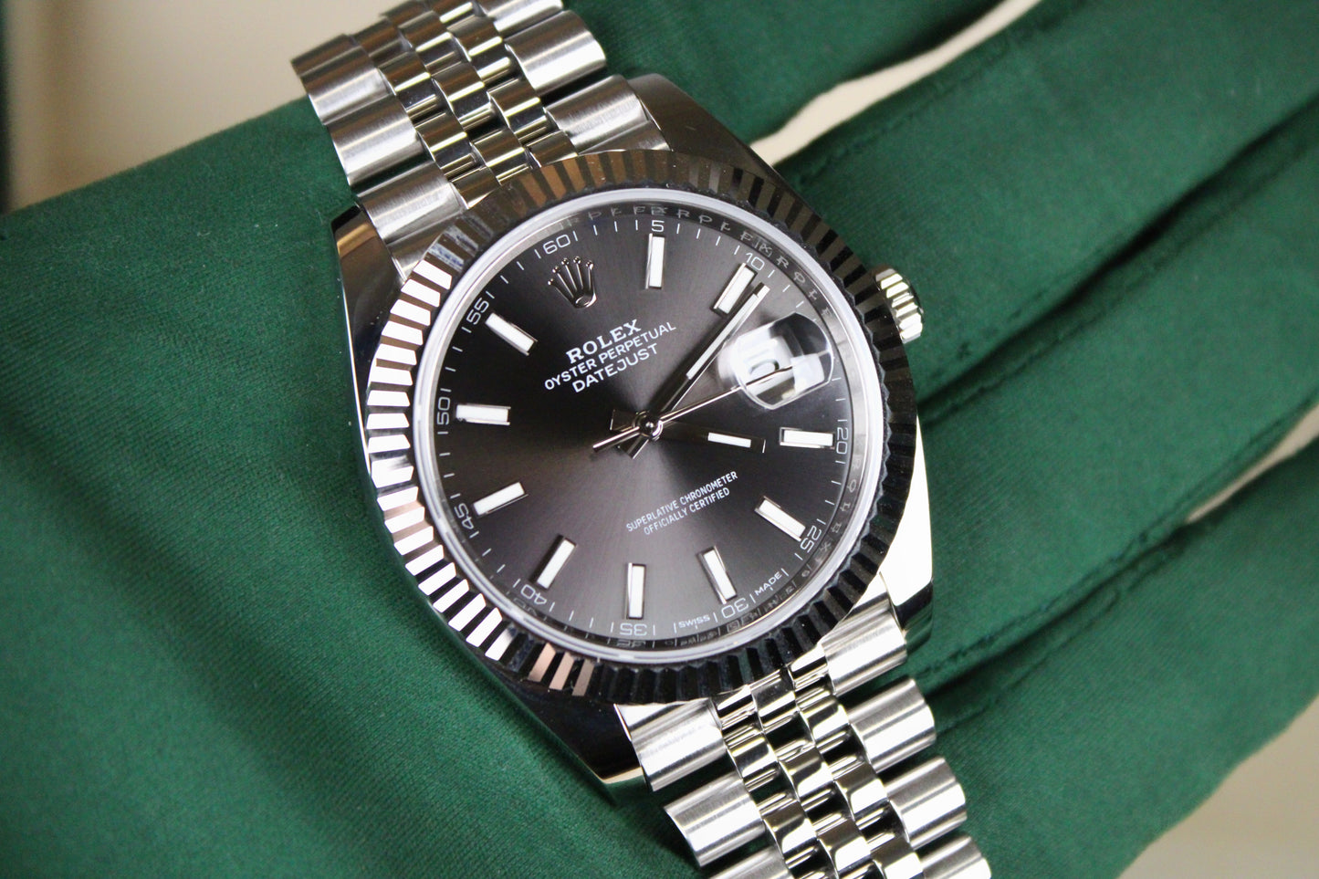 Rolex Datejust 41 126334 · Rhodium Dial · White Gold Fluted Bezel · Jubilee · 41mm