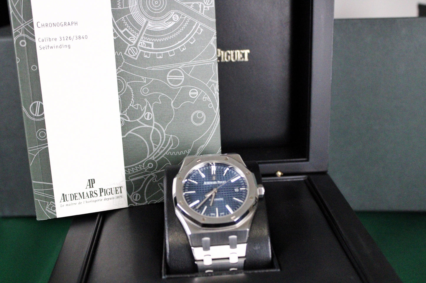 Audemars Piguet Royal Oak 15400ST · Blue Dial · Stainless Steel · 41mm · 2017 · Excellent Condition · Box + Booklet · No Papers