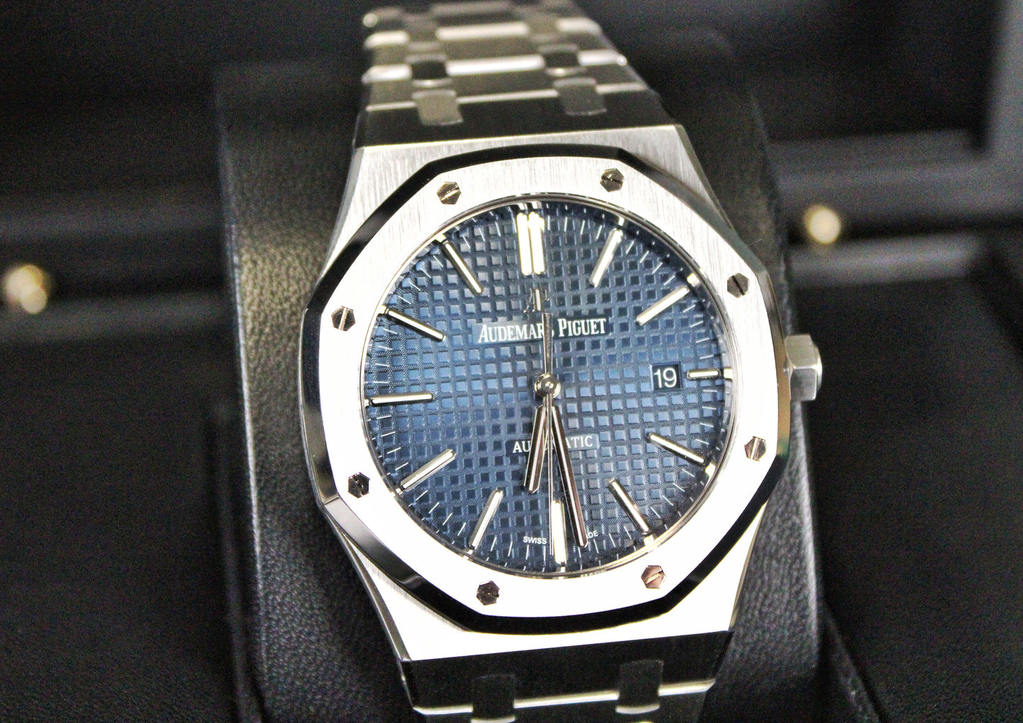 Audemars Piguet Royal Oak 15400ST · Blue Dial · Stainless Steel · 41mm · 2017 · Excellent Condition · Box + Booklet · No Papers