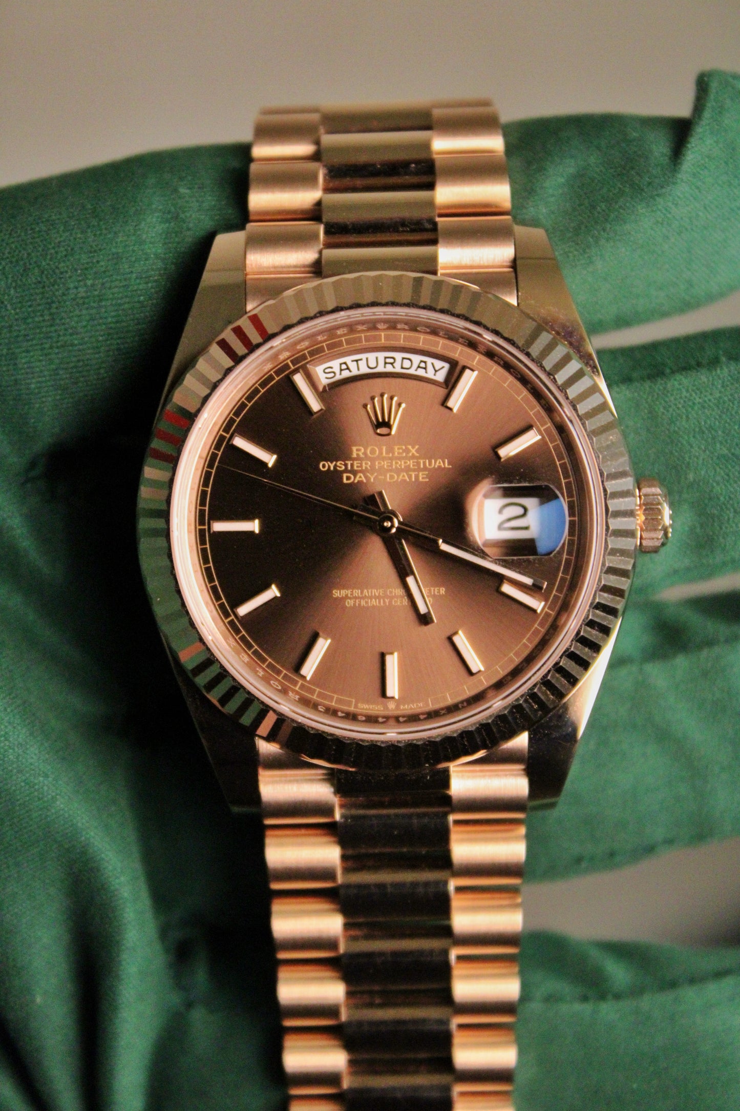 Rolex Day-Date 40 228235 · Everose · Chocolate Dial · Fluted Bezel · Full Set 2024 · Mint Condition