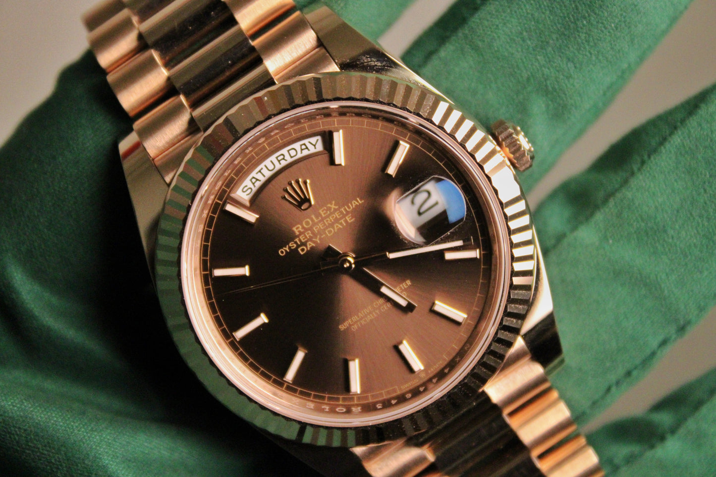 Rolex Day-Date 40 228235 · Everose · Chocolate Dial · Fluted Bezel · Full Set 2024 · Mint Condition