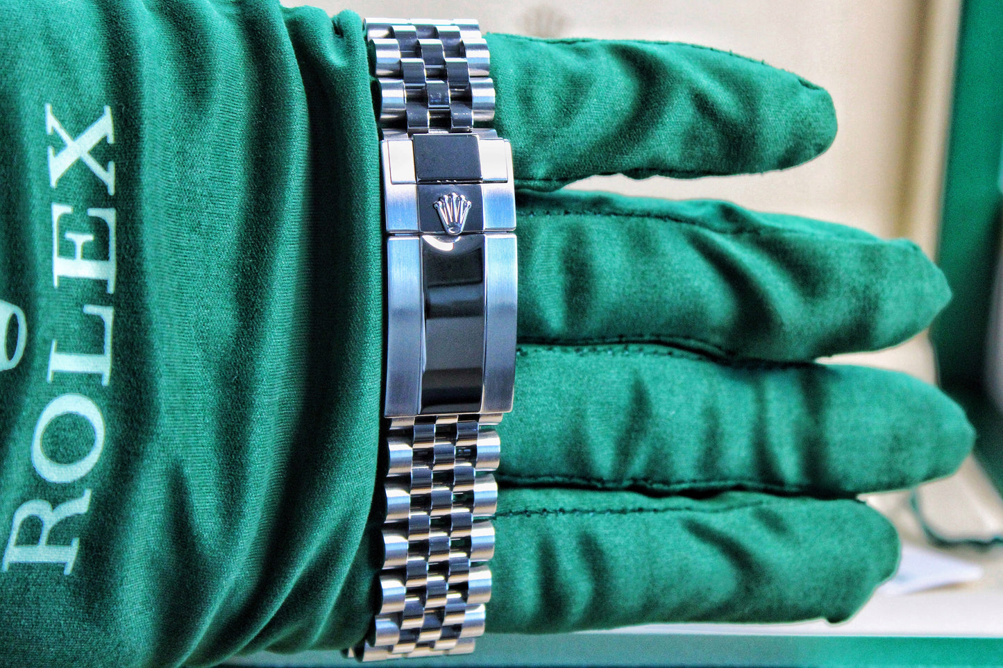 Rolex GMT-Master II 126710BLNR Batgirl/Batman on Jubilee 2021 Mint Condition Complete Set